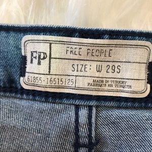 Free People Jeans - NWT Free People Distressed skinny jeans size 29 S Free People Jeans - NWT Free People Distressed skinny jeans size 29 S